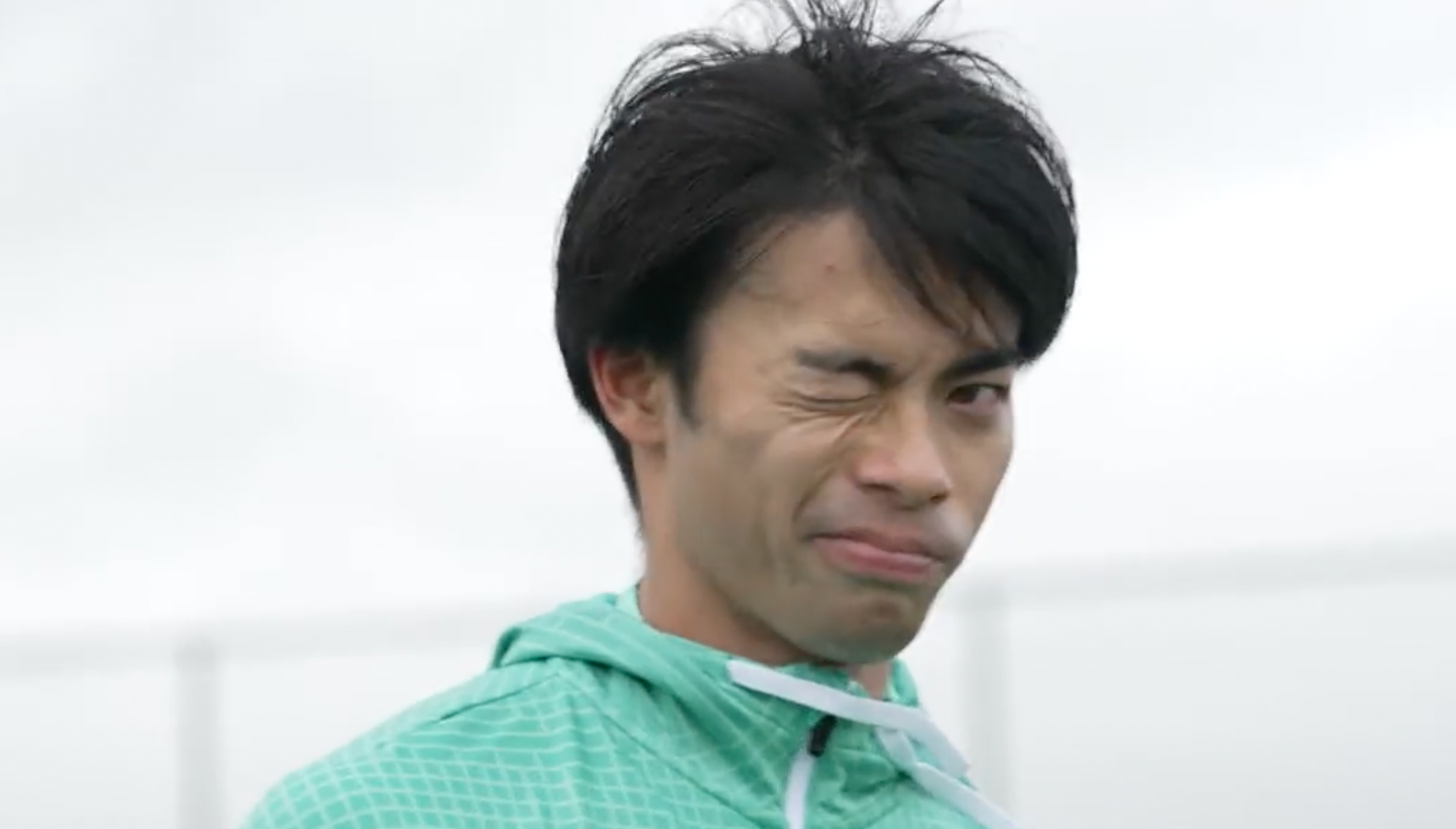 三笘薫が最新映像でウインク披露😉ブライトン公式に日本人殺到「ウィンクが最高にcute😉」