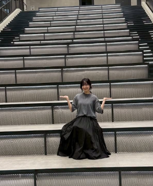 大満足のあそーさん。韓国を大満喫の麻生久美子が可愛すぎる!