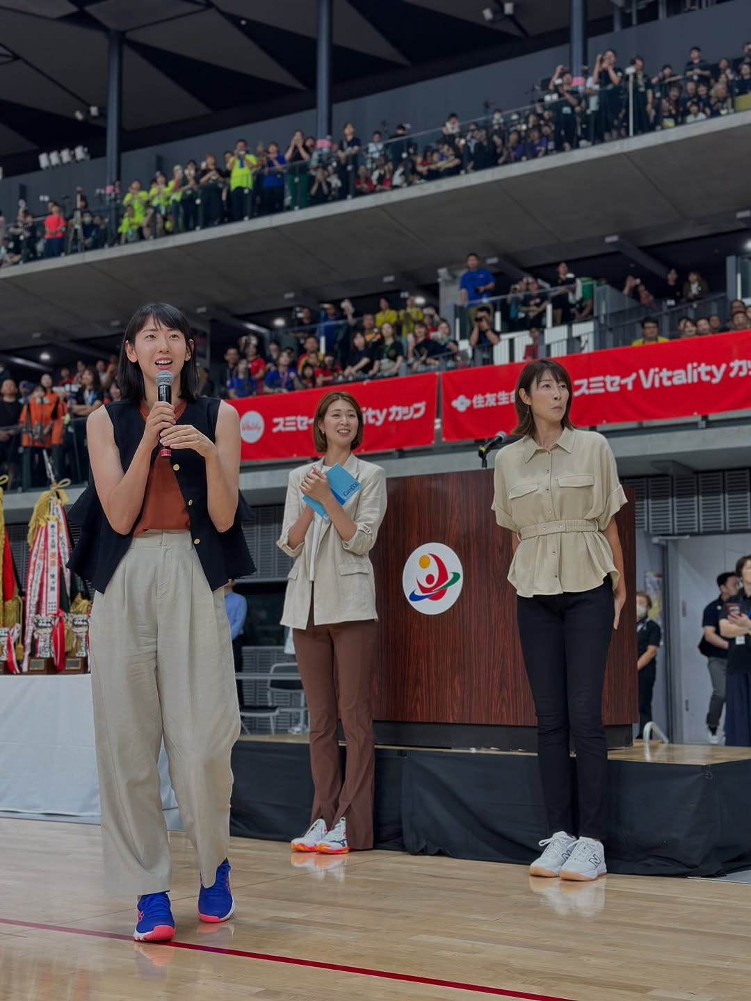 バレーボール・江畑幸子が元チームメイトと小学生大会の開会式に登場！