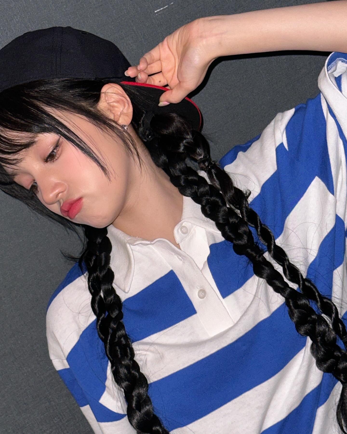 人気韓国アイドルがメンズライクコーデを披露！