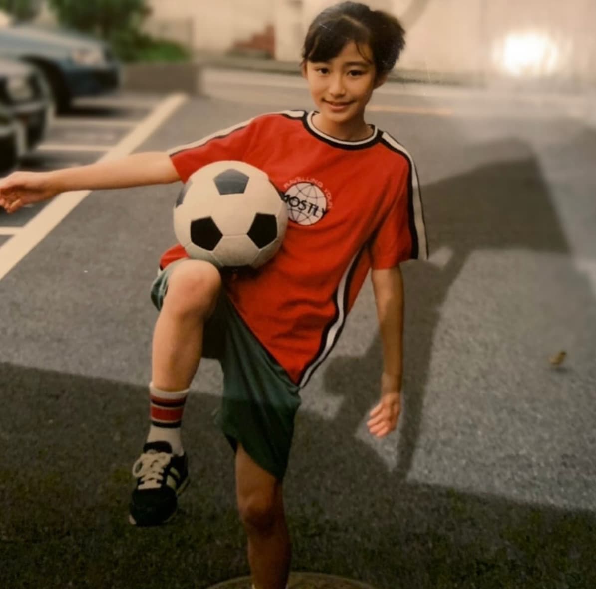 枡田絵理奈アナ、小学校時代の写真公開に大反響！「当時のあだ名は"ヘディングの女王"」