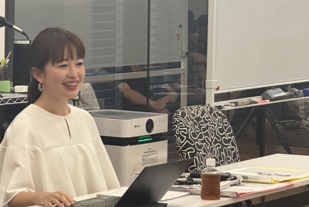 フリーアナ松丸友紀、スクールJCAで2度目のアナウンサー式話し方講師を担当