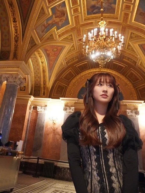 「絵画…これは絵画なの…？」「表情髪型アングルすべて天才」ももクロ・佐々木彩夏のオフショットをファン絶賛！