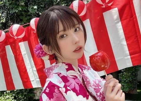 えなこ、「浴衣×りんご飴」で完全に夏の主役に躍り出たビジュアルが強すぎる
