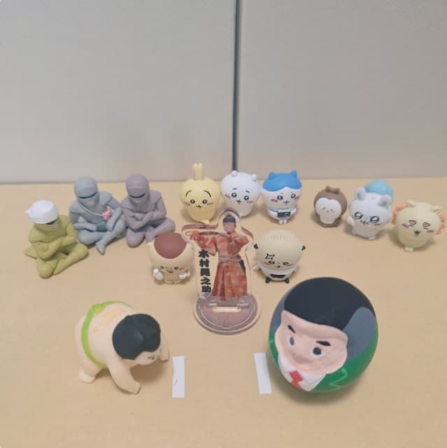 エイプリルフールネタ！？ミルクボーイ内海がちいかわの世界へ「ちいかわの世界に行って、力士として暮らすことにしました！」