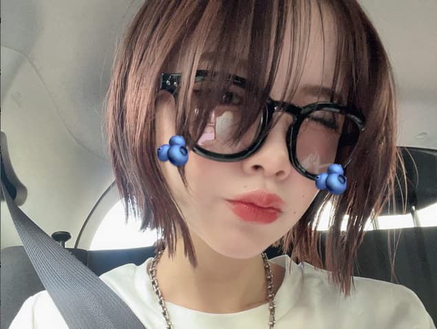 高梨優佳が最新メガネショットを披露にファン歓喜！