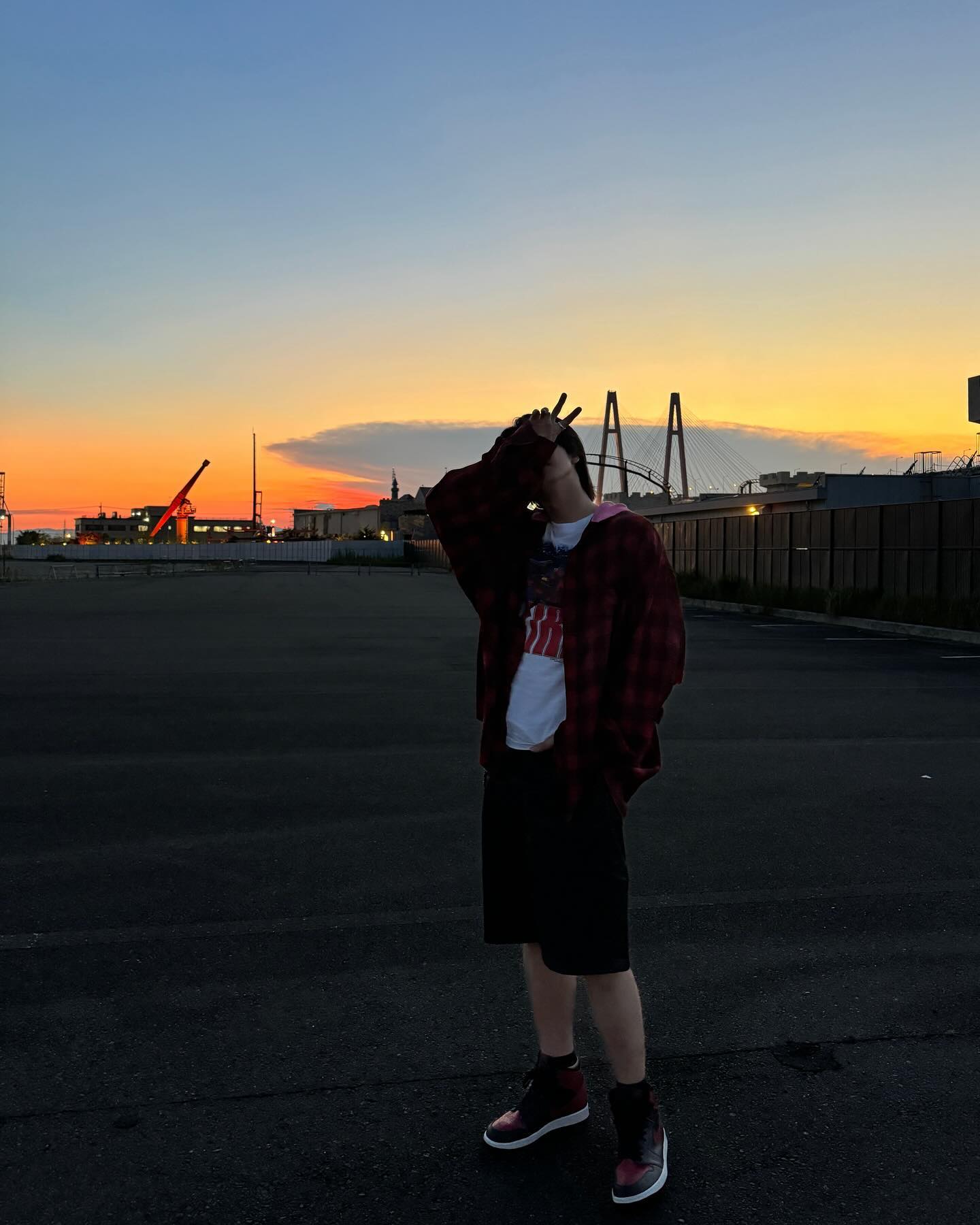 ‟登録者300万人超え”大人気YouTuberメンバーが激エモショットを投下でいいね殺到