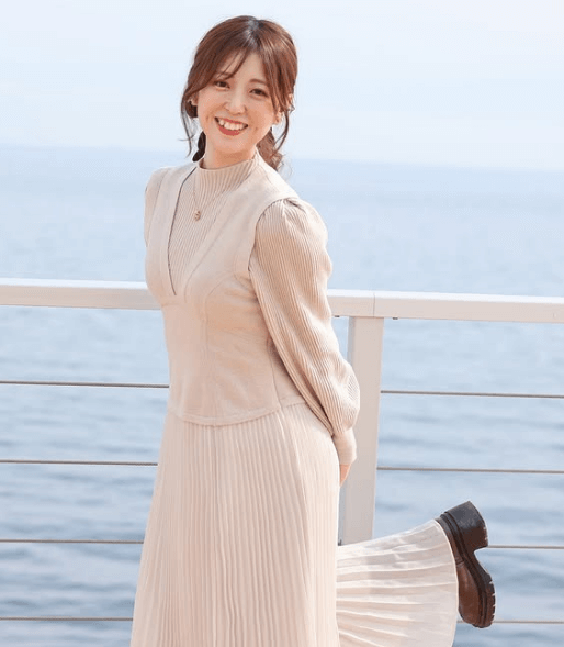 「素敵です！ グラビア撮影ですか？」サッカー美女キャスター、”海の上のモデル風ショット＆報告”にファンのときめきが止まらない！