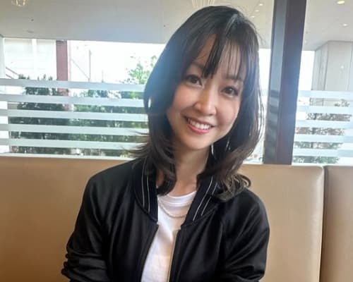 黒川智花が日本産のフルーツを絶賛！？ケーキに舌鼓をうつ