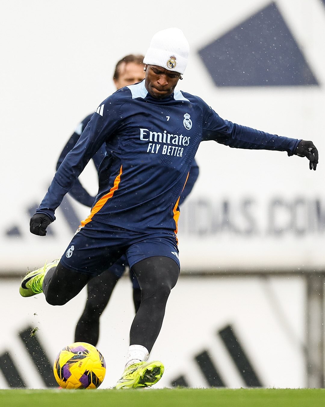 レアル・マドリードの選手らの美しいキックモーションが話題に！