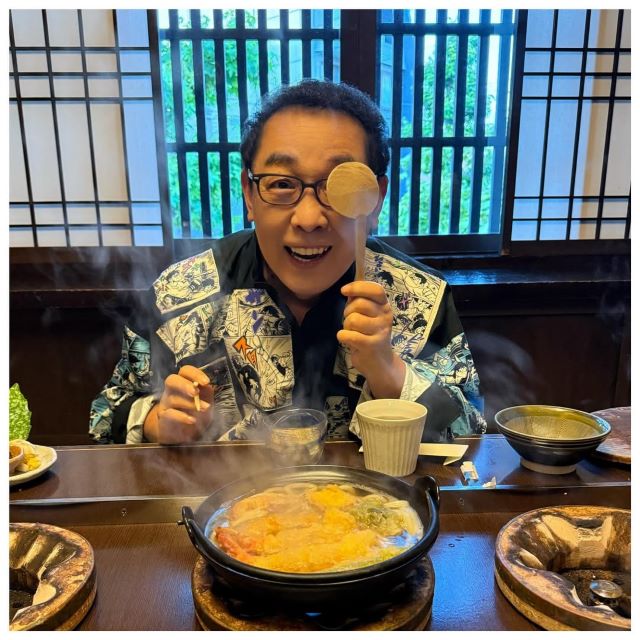 さだまさし、湯気越しの全力スマイル！揚天饂飩鍋で爆笑チャージして「生さだ」出陣