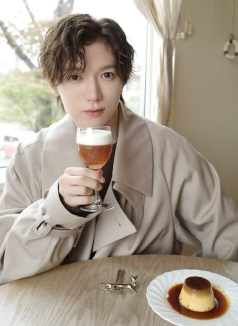 休憩時間ってこんなオシャレだっけ？Travis Japan・七五三掛龍也が「綺麗」「ビジュが良すぎ」と話題に！