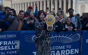 「IYO SKY降臨！」熱狂のニューヨーク、歓喜に沸くファンの姿を公開