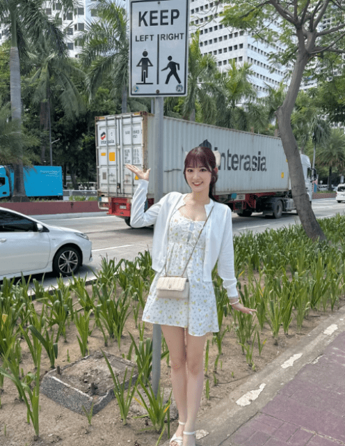 "身長170cmスラリモデル体型グラドル"美輪咲月、超絶美脚のミニスカショット公開でファン悶絶！？