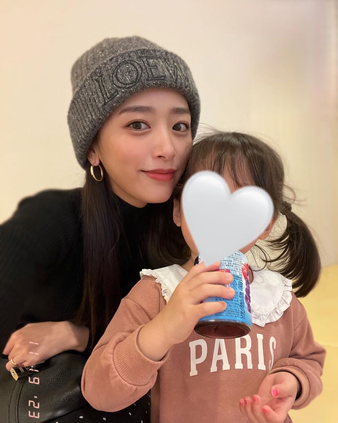 近藤千尋 次女と写真撮影会！？「待ち受けにしたい、、🕶️💖」