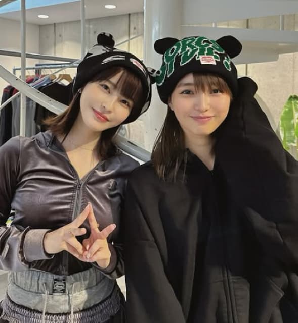 「めっちゃ可愛い〜」「素敵」グラドル・岸明日香 坂ノ上茜との2ショットを披露！