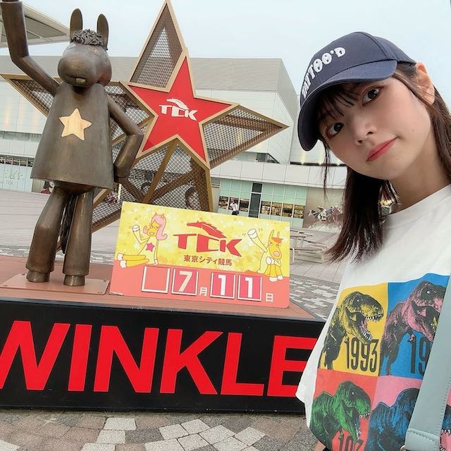 「競馬の女神」北野日奈子が競馬場で激カワショットを公開！