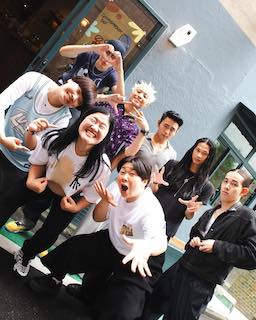 人気女芸人で結成の音楽ユニット 衝撃コラボにファン驚愕 豪華集合写真にいいね続々