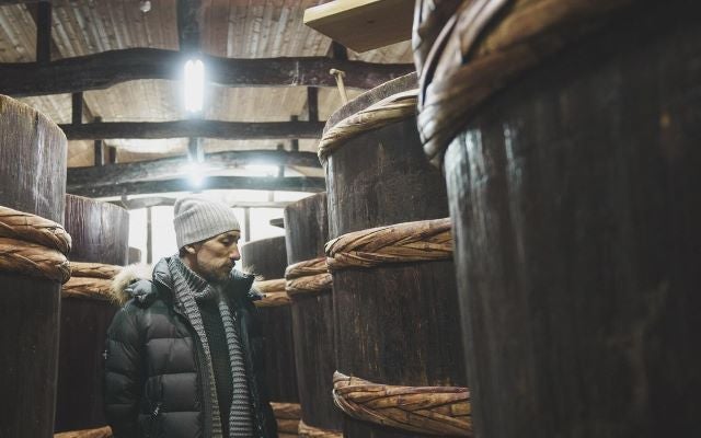 中田英寿が長野県へ　家族経営の味噌屋同店に感動