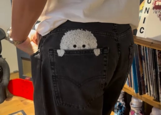 槙野智章が〇〇の刺繍を自身のジーンズに入れる溺愛ぶり！「カワイイ〜私も欲しい！」とファンから大好評！