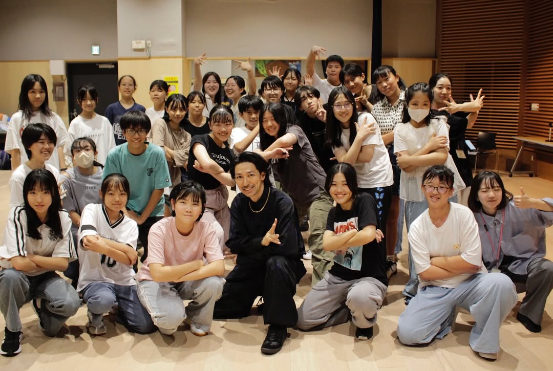 「お盆の週末が皆様の穏やかな時間になりますように」ダンサー兼振付師・上野隆博、文京区の「b-lab」で参加者とお話&ダンスを満喫