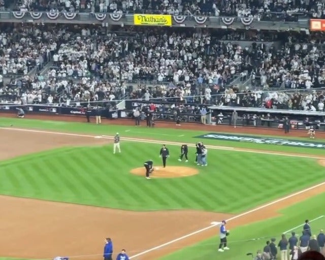 元木大介がヤンキーススタジアムで現地観戦　松井秀喜の始球式に感動！