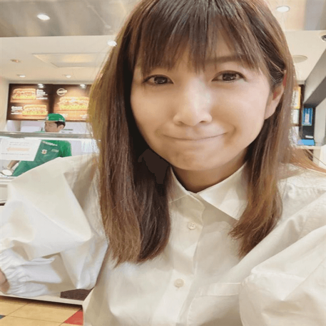 美人フリーアナ「根本美緒」が急いで◯◯へ！ファン「口ギュッが可愛すぎます」