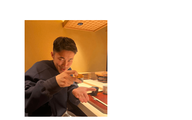 サッカー日本代表・菅原由勢、自身の誕生日を渾身の変顔で祝福！