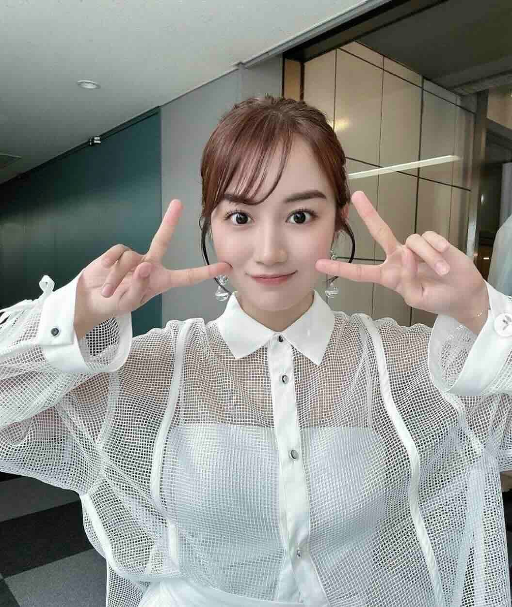 タレント・黒木ひかりが珍しい白コーデを披露「白のイメージあまりないからとっても新鮮だわ」