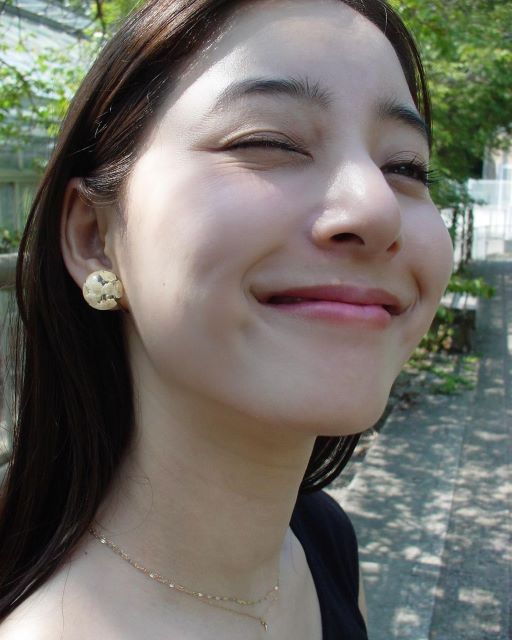 新木優子「ドアップ美顔」ショットにファン歓喜！