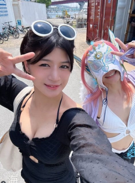 「こんなに可愛いプロレスラーがいていいのか！」山岡聖怜がプロレス仲間とウェイク体験ショット