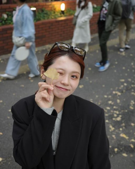 「凄いよね。嬉しいね。」シンガーソングライター・足立佳奈、独自の視点で楽しむ神宮イチョウ並木が話題！