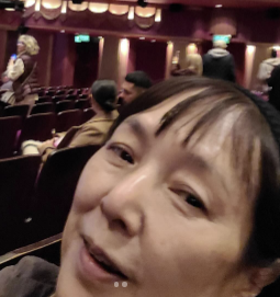 桃井かおり、ロンドンの劇場で『MJ』鑑賞！かつての舞台出演を思い出すひととき