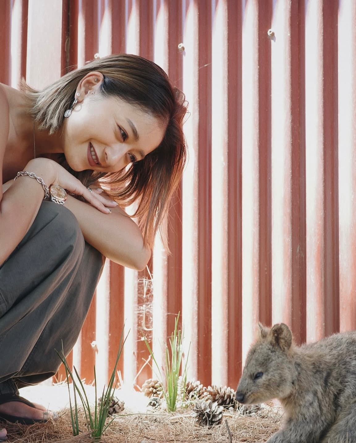 「こんな動物が地球には存在するのですか…！」みちょぱ(池田美優)、世界一幸せな動物〇〇との2ショットにファンほっこり♡