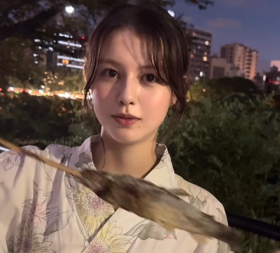 「浴衣姿もめっちゃ可愛いぃ」美女モデル、夏祭りで魅せた”エレガント・美ムービー”にファンメロメロ状態！