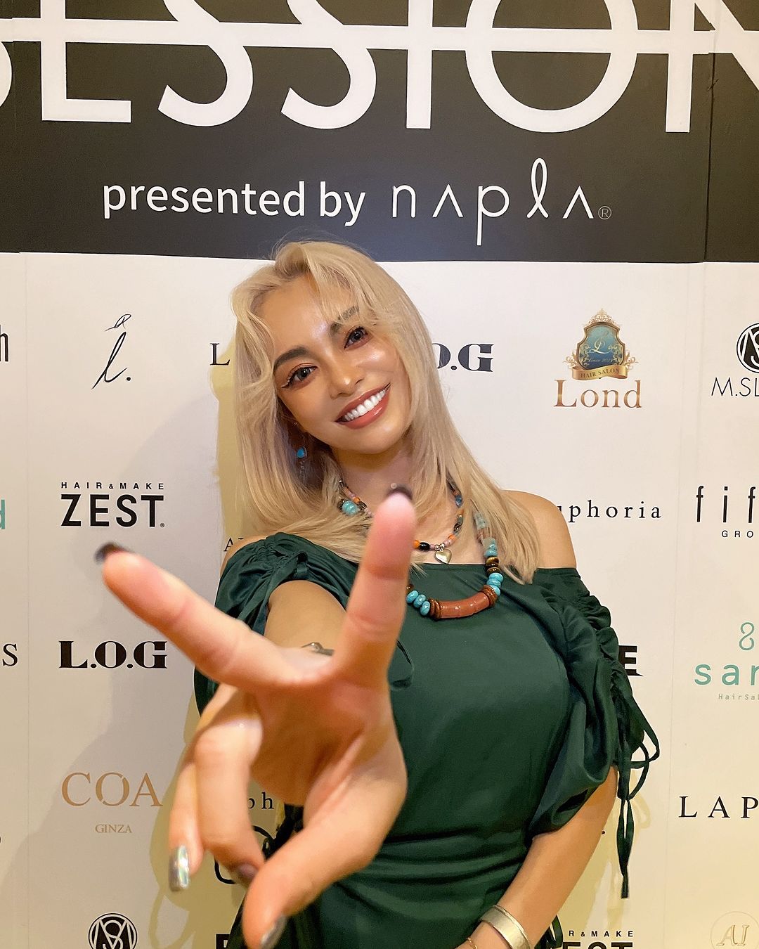 “美人過ぎるサポーター”で話題のドラマーが美しすぎる！最新ショットに反響