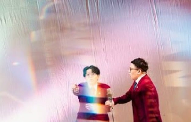 「幻想的な写真！」ミキ昴生がミキ漫2025の公演を撮影してもらう！