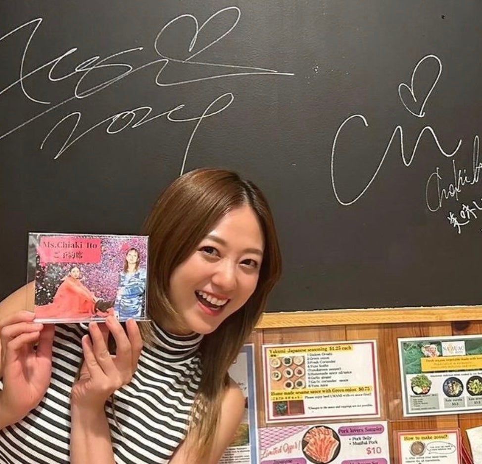 憧れの大先輩たちのサインに大興奮！