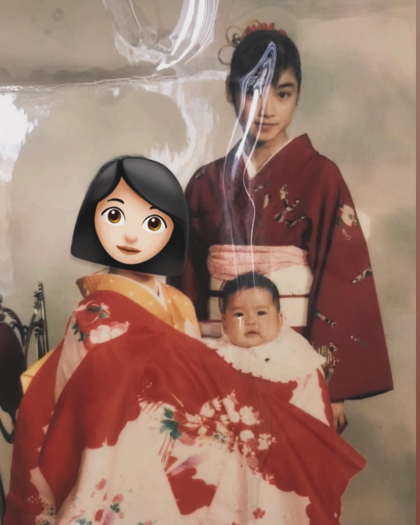 平祐奈が姉・愛梨と母との幼少期ショットを公開「家族のヒストリーが詰まってる❤」