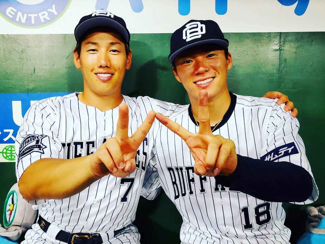 山本由伸が吉田正尚との豪華2Sを公開⚾️「2人ともカッコいい😍」