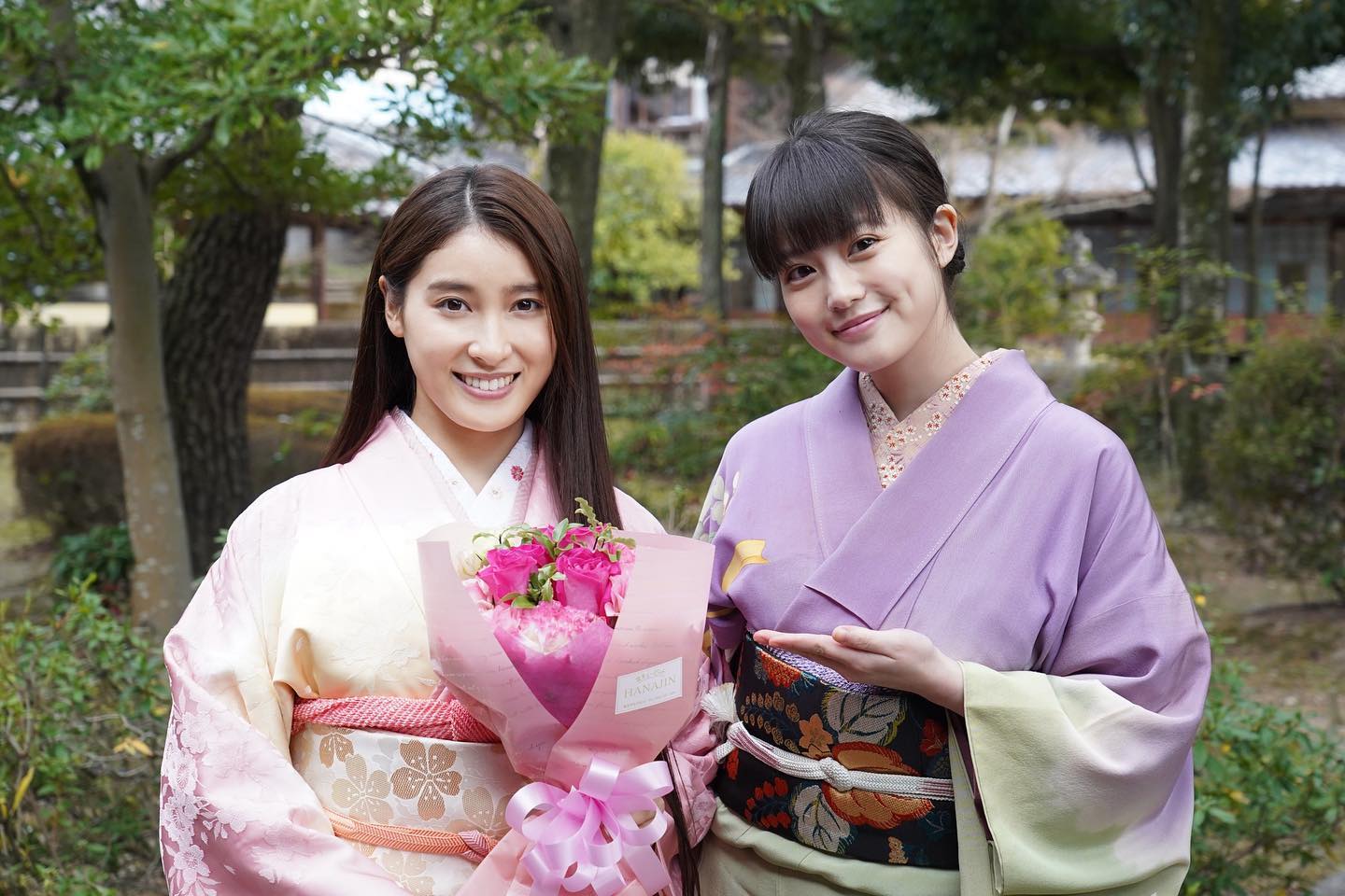 土屋太鳳、今田美桜と着物姿のツーショットを公開👘✨