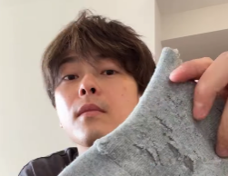 勝地涼、自ら手がけた“ダメージ加工”に大満足　「夢中になりすぎて歌稽古に遅刻⁉︎」