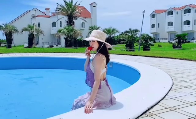 桜井日奈子、カレンダー撮影の舞台裏を公開！イベント予約好調に感謝のメッセージ