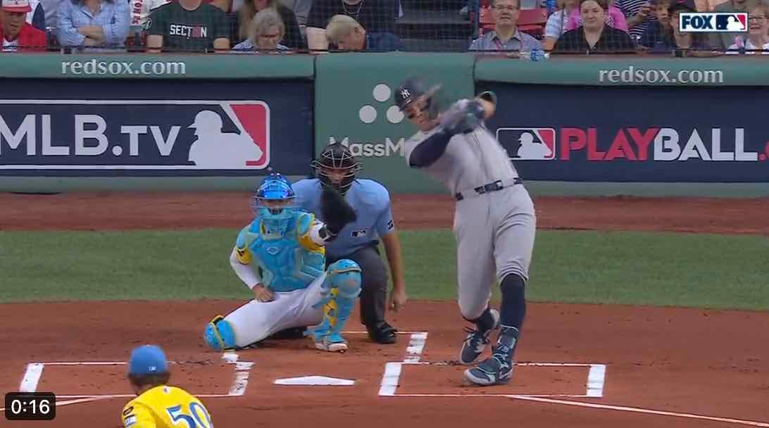 アーロン・ジャッジがグリーンモンスターと対峙！？その結果とは…