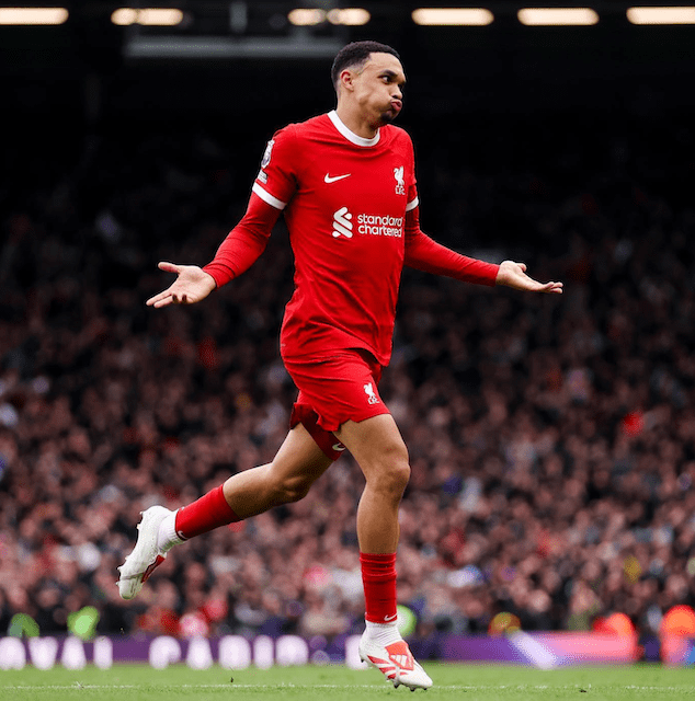 芸術的! アーノルドが直接FKで勝利に貢献!!