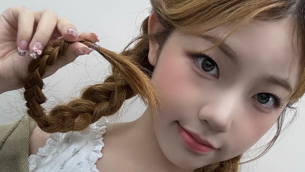 UNIS オ・ユナの自撮りショットに釘付け