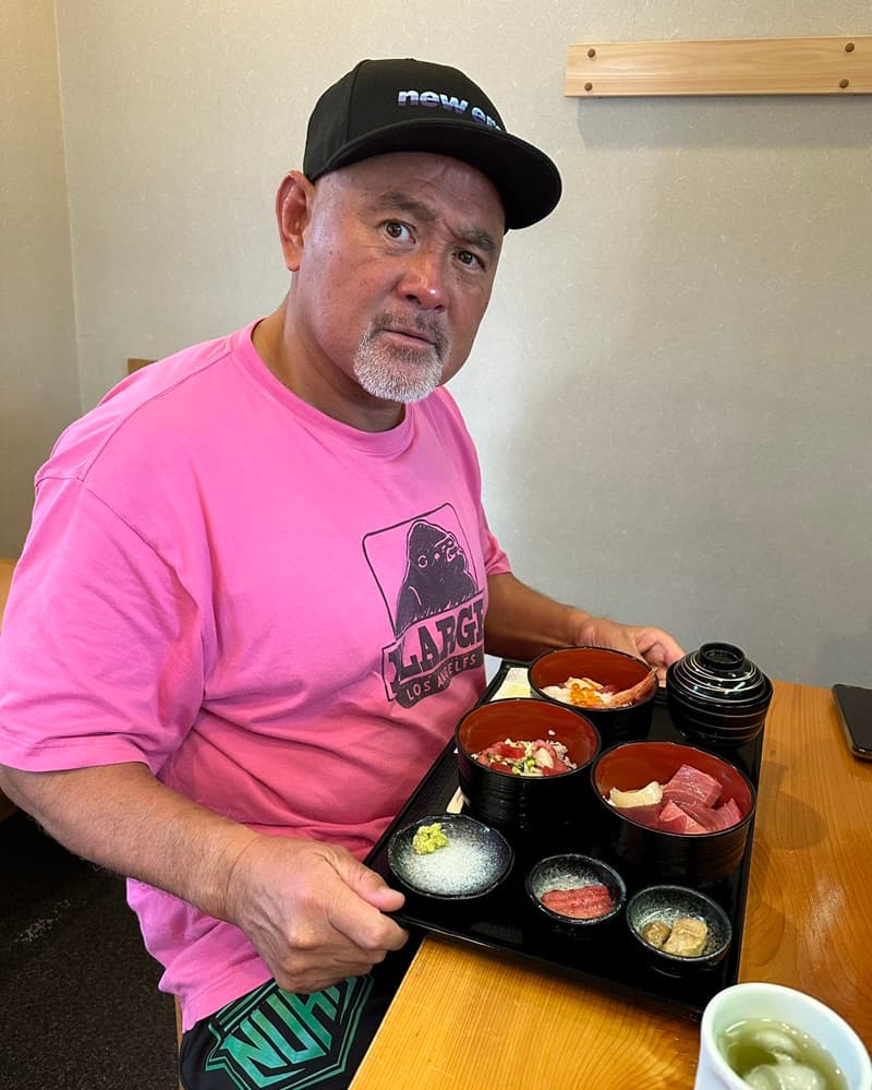 武藤敬司が引退してもトレーニングを怠らずプロテインの補充も豪快に！