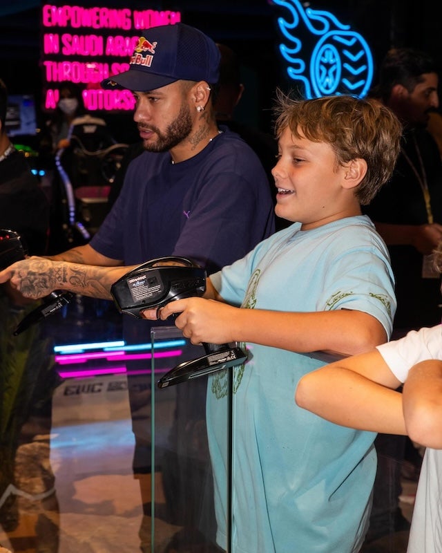 ブラジルの至宝・ネイマールの息子が13歳の誕生日を迎える