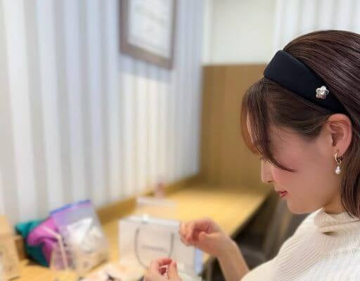 新井恵理那、手作りの温もり♡ ベビーとお揃いのヘアアクセにキュン！