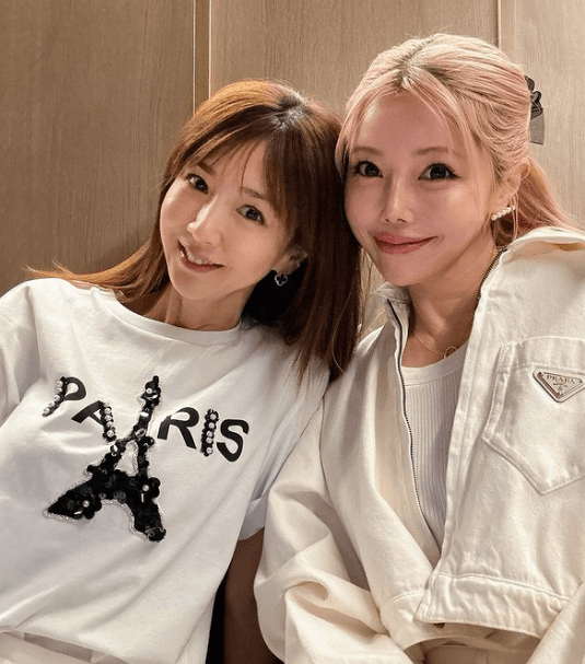 「可愛いフォー！」タレント・住谷杏奈、あの超人気元グラドルとレアなツーショットを披露！